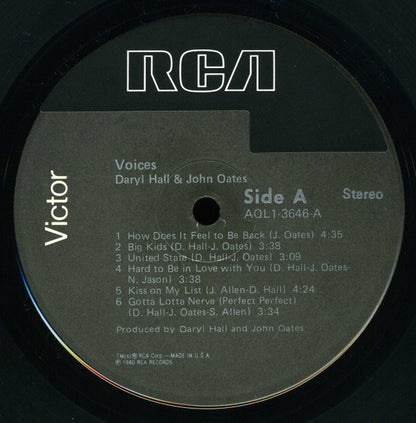 Daryl Hall & John Oates : Voices (LP, Album, Ind)