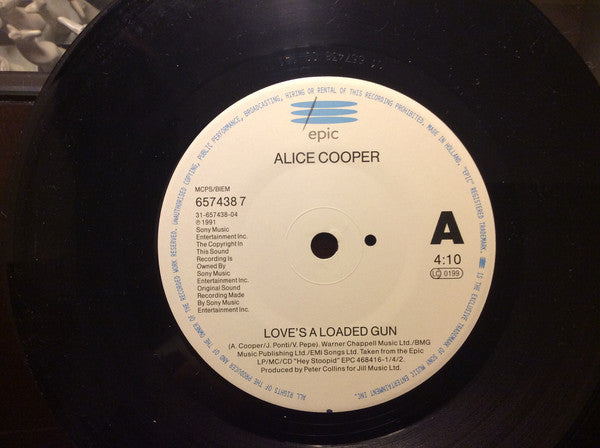 Alice Cooper (2) : Love's A Loaded Gun (7", Single, "Co)