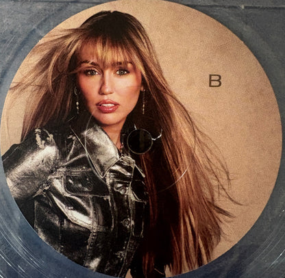 Miley Cyrus : Younger You (7", Single, Ltd, Cle)
