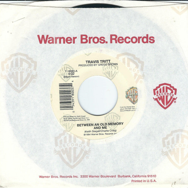 Travis Tritt : Between An Old Memory And Me (7", Single)