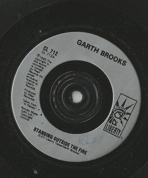 Garth Brooks : Standing Outside The Fire (7", Single)