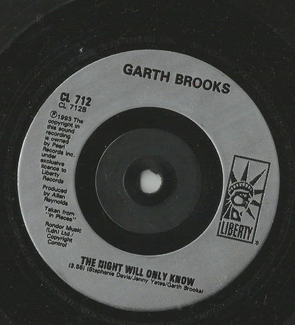 Garth Brooks : Standing Outside The Fire (7", Single)