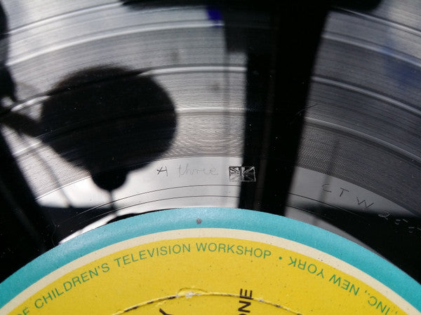 David (188) : David Daydreamin' On A Rainy Day (LP, Album)