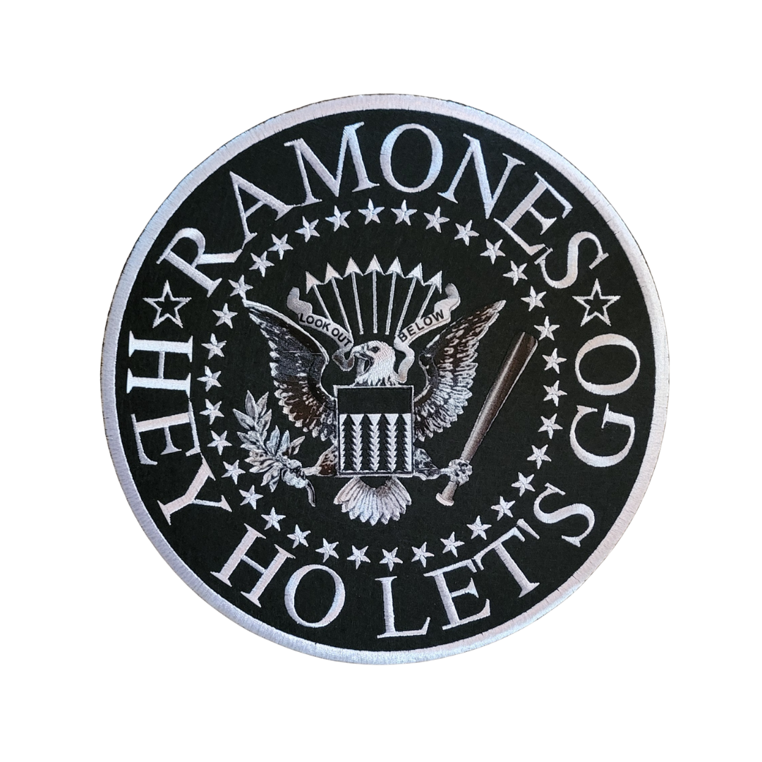 Parche Bordado Ramones 'Hey Ho Let's Go V2' - Oficial, 8.2x8.2 Cm, Para Manga O Cuello